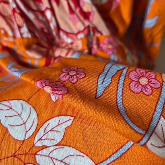 LIKE NEW LASCANA FOR VENUS BOHO FLORAL SURPLICE V NECK FLUTTER SLEEVES SIZE L - Picture 8 of 16